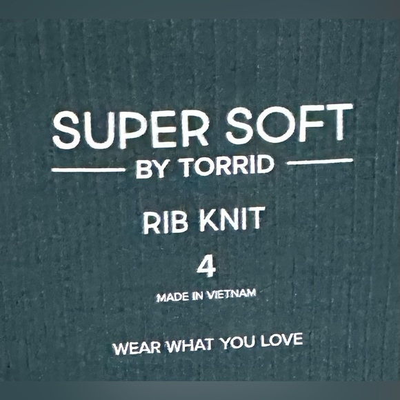 NWT Torrid Fitted Super Soft Rib Crew Neck Asymmetrical Cut Out Tee Size 4X Teal - Picture 5 of 11